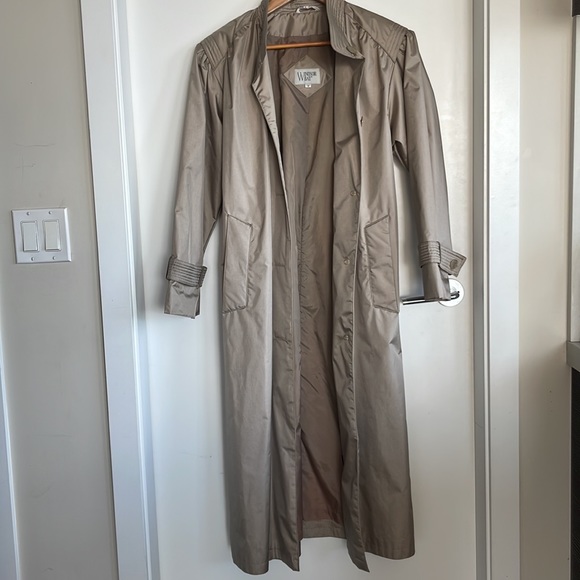 Metallic Beige Trench Coat size medium - Picture 8 of 8